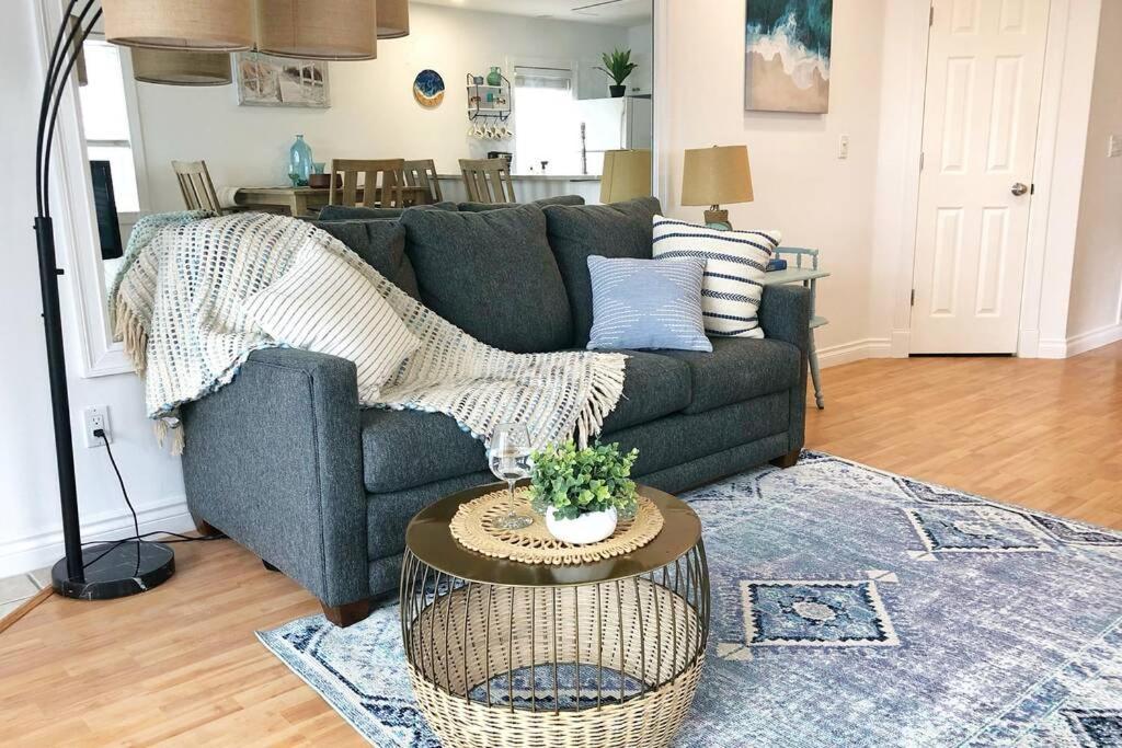 New Listing Beach Bliss 211! Stunning Bay View 特拉弗斯城 外观 照片