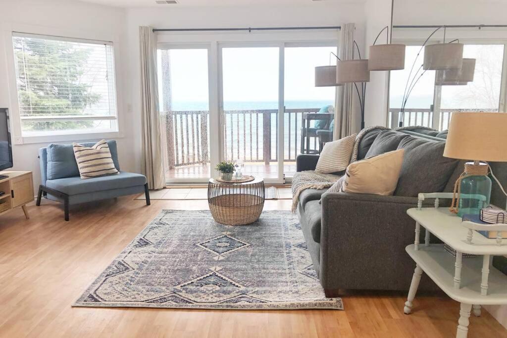 New Listing Beach Bliss 211! Stunning Bay View 特拉弗斯城 外观 照片