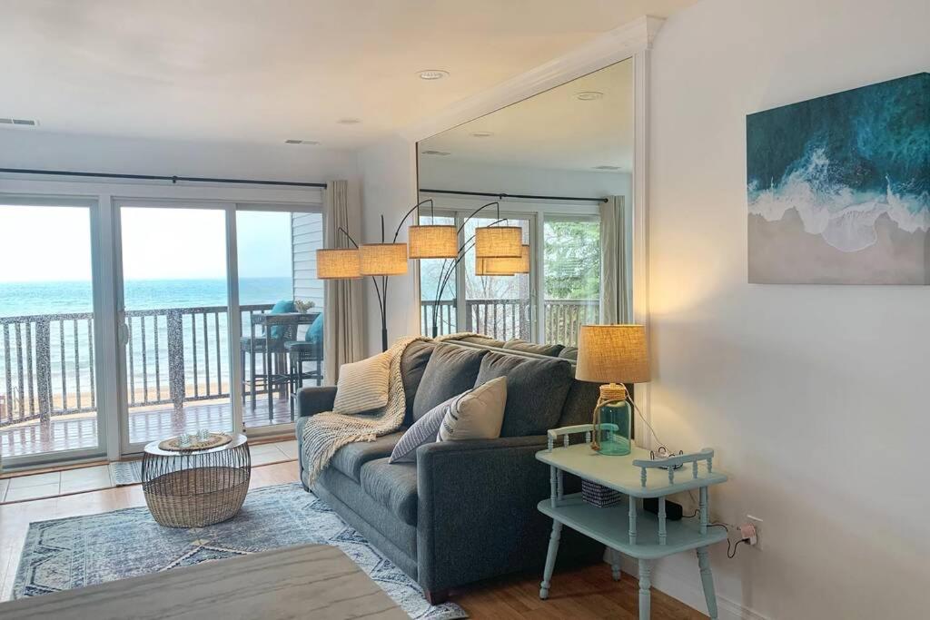 New Listing Beach Bliss 211! Stunning Bay View 特拉弗斯城 外观 照片