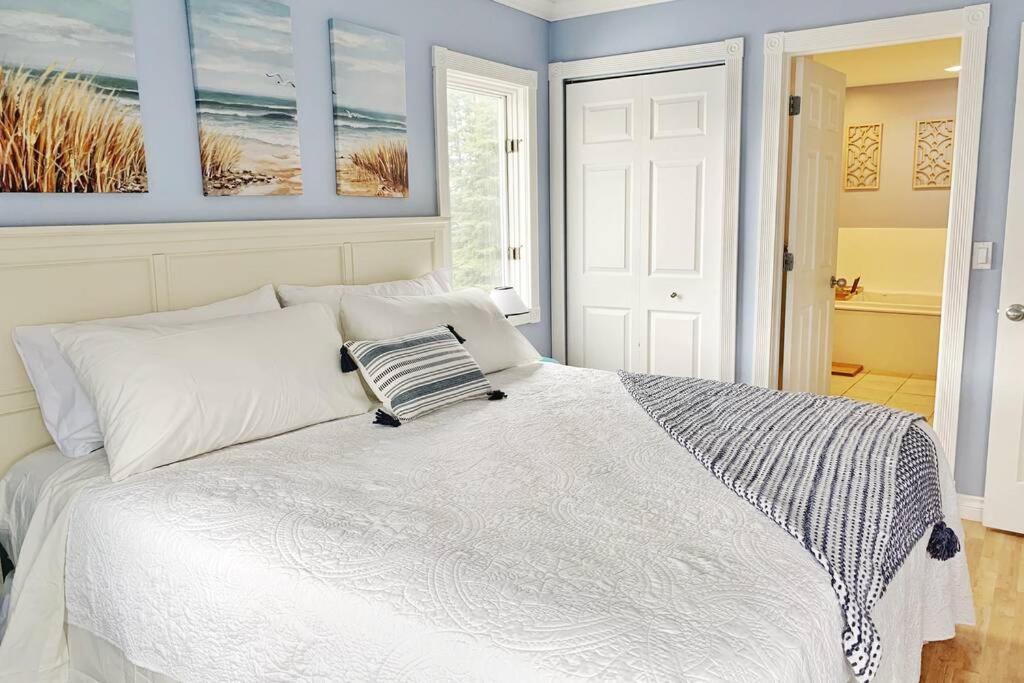 New Listing Beach Bliss 211! Stunning Bay View 特拉弗斯城 外观 照片