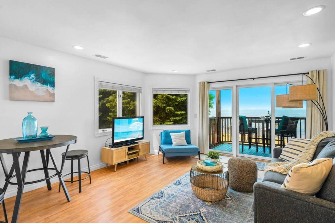New Listing Beach Bliss 211! Stunning Bay View 特拉弗斯城 外观 照片